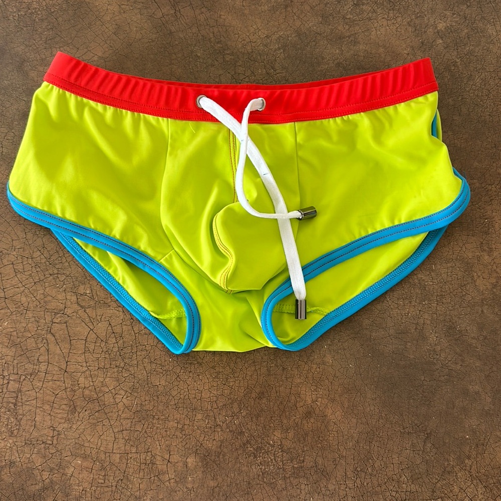 Men’s swim trunk briefs, size small
